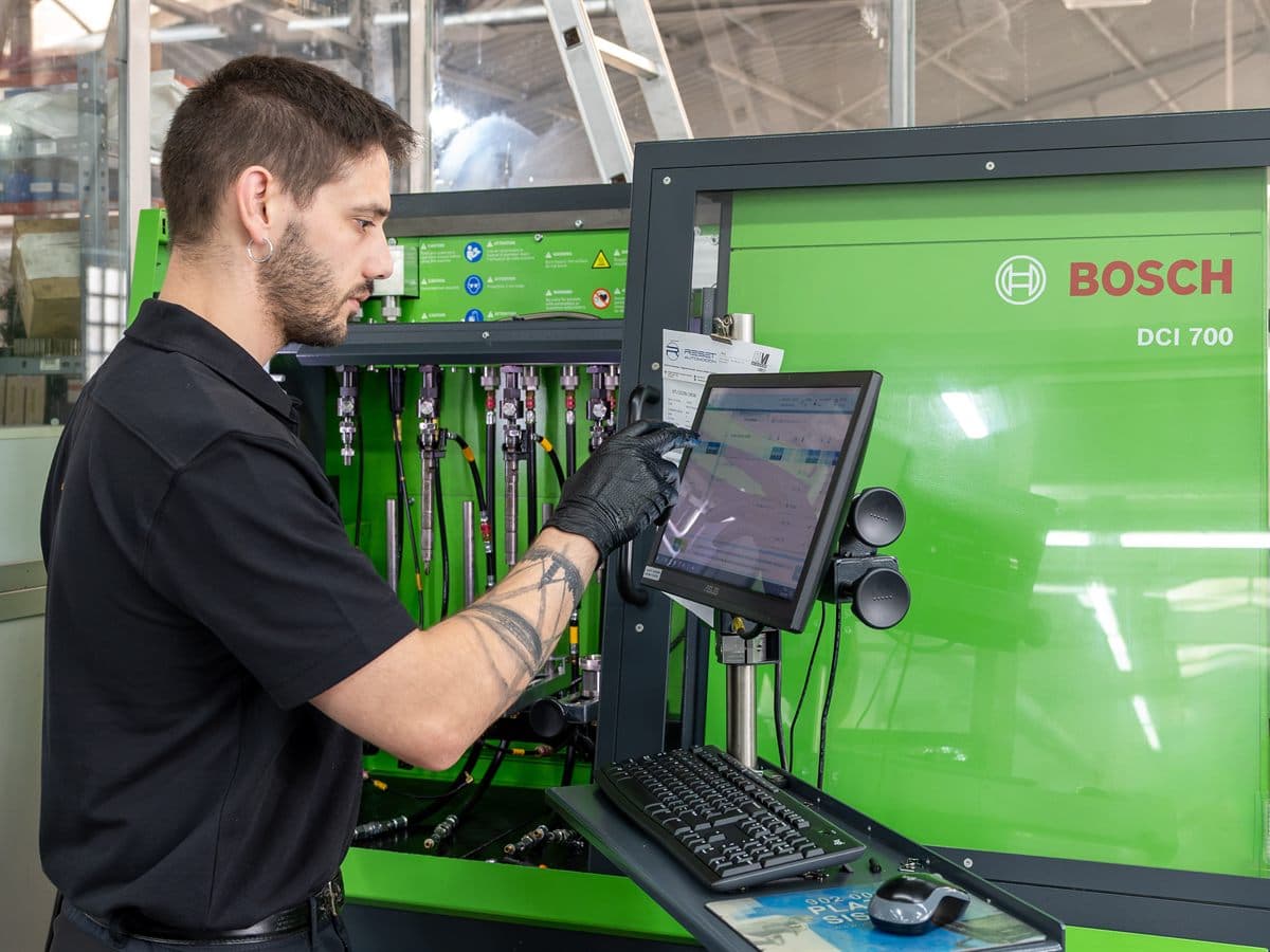 Banco de pruebas Bosch del laboratorio diésel en Santiago