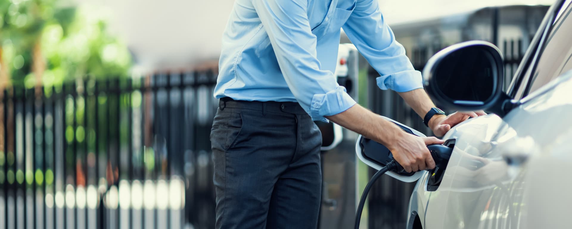 Especialistas en la reparación de vehículos híbridos y eléctricos