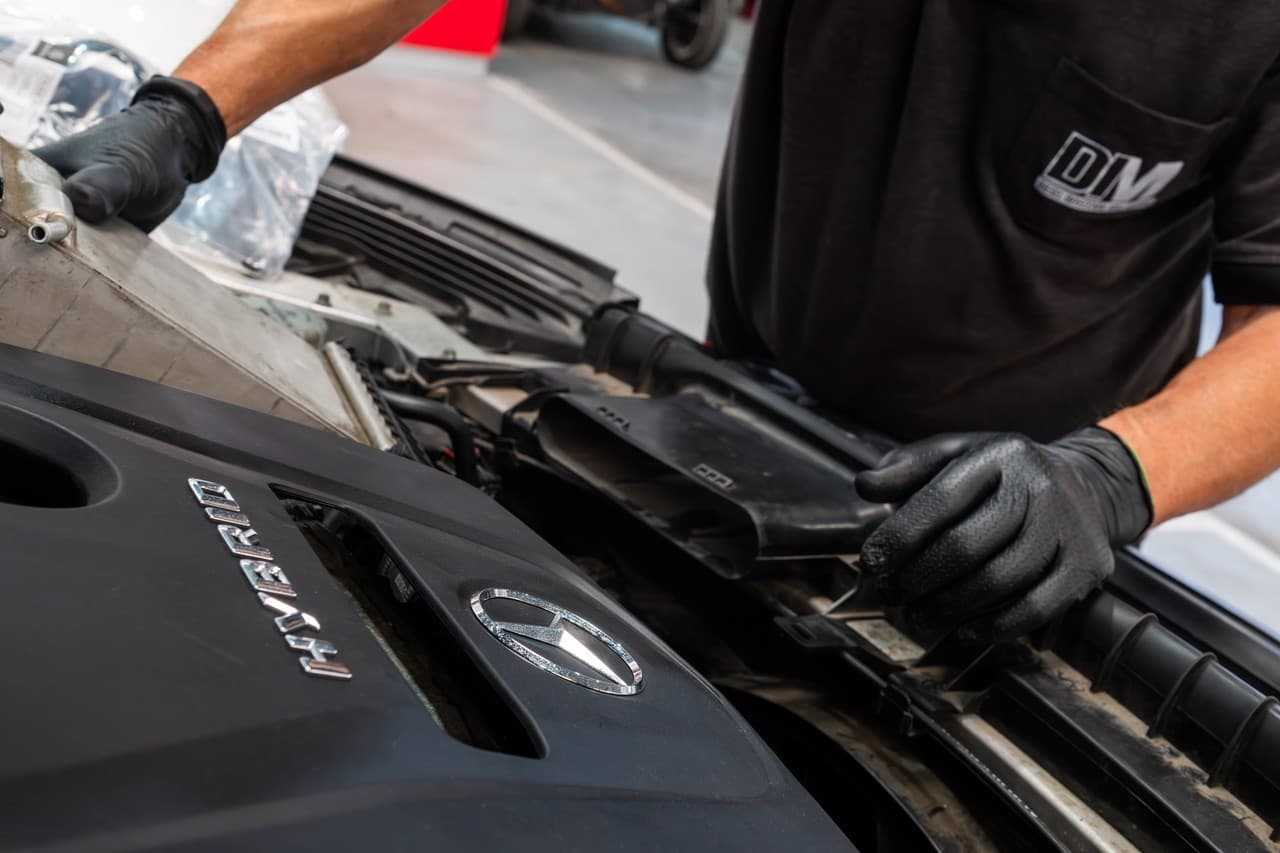 Taller de coches eléctricos e híbridos en Santiago