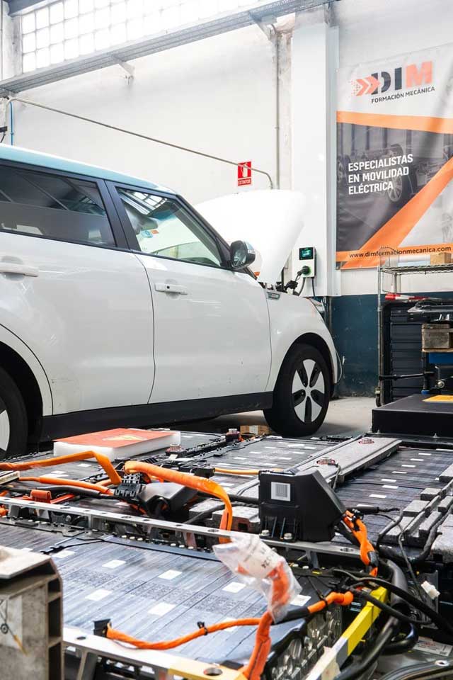 Taller de coches eléctricos en Santiago de Compostela