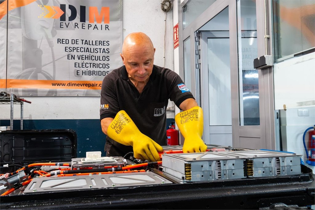 ¿Por qué formarse en vehículos eléctricos si ya es mecánico?