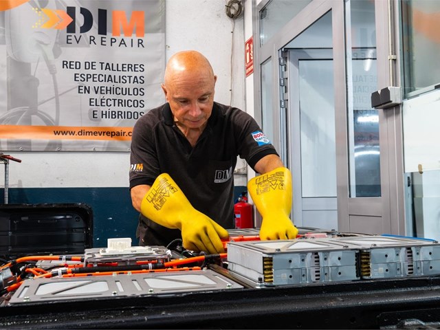 ¿Por qué formarse en vehículos eléctricos si ya es mecánico?